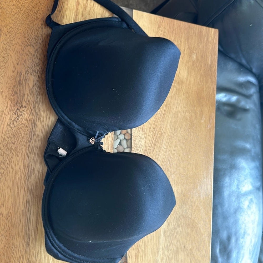 Black VS bra no inside tags